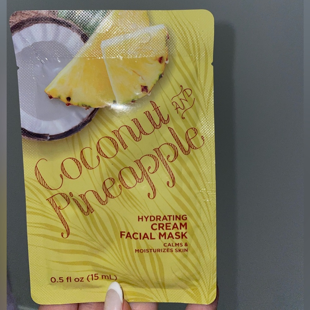 Coconut & Pineapple Hydrating Cream Facial Mask
